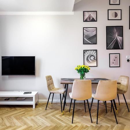 Tyzenhauz Apartments Rakowicka Street Krakau Buitenkant foto