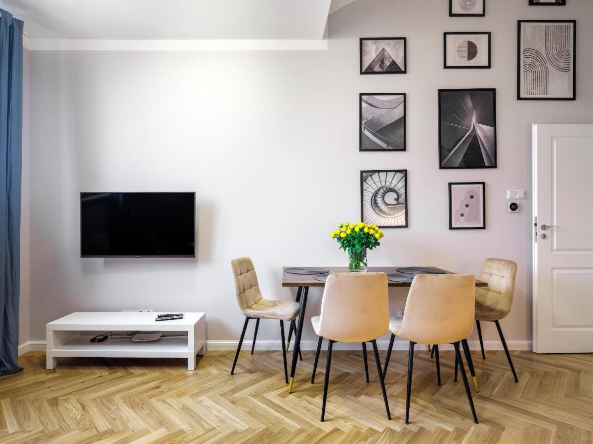 Tyzenhauz Apartments Rakowicka Street Krakau Buitenkant foto